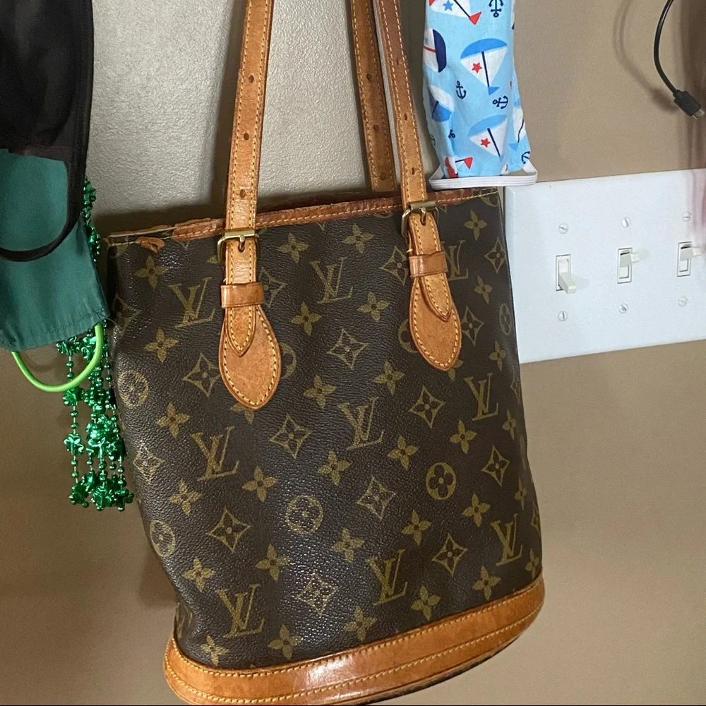 Louis Vuitton bucket shoulder bag used - Picture 1 of 16